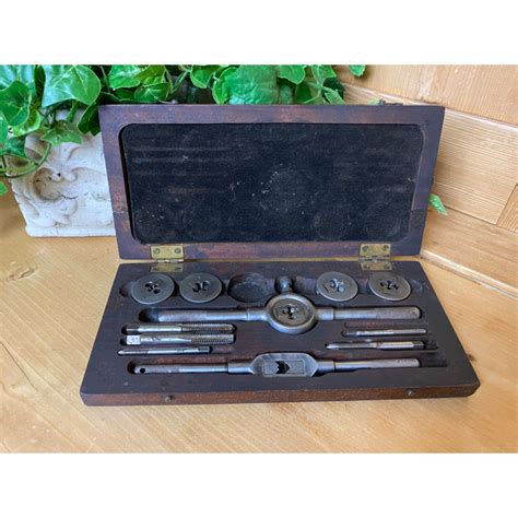 vintage tap and die set japan blue metal box|Vintage Hanson 40.